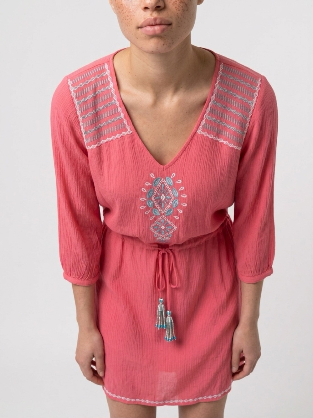 NWOT THML Embroidered Boho 3/4 sleeve Dress with Tassel Tie at Waist in Coral S - Picture 3 of 6